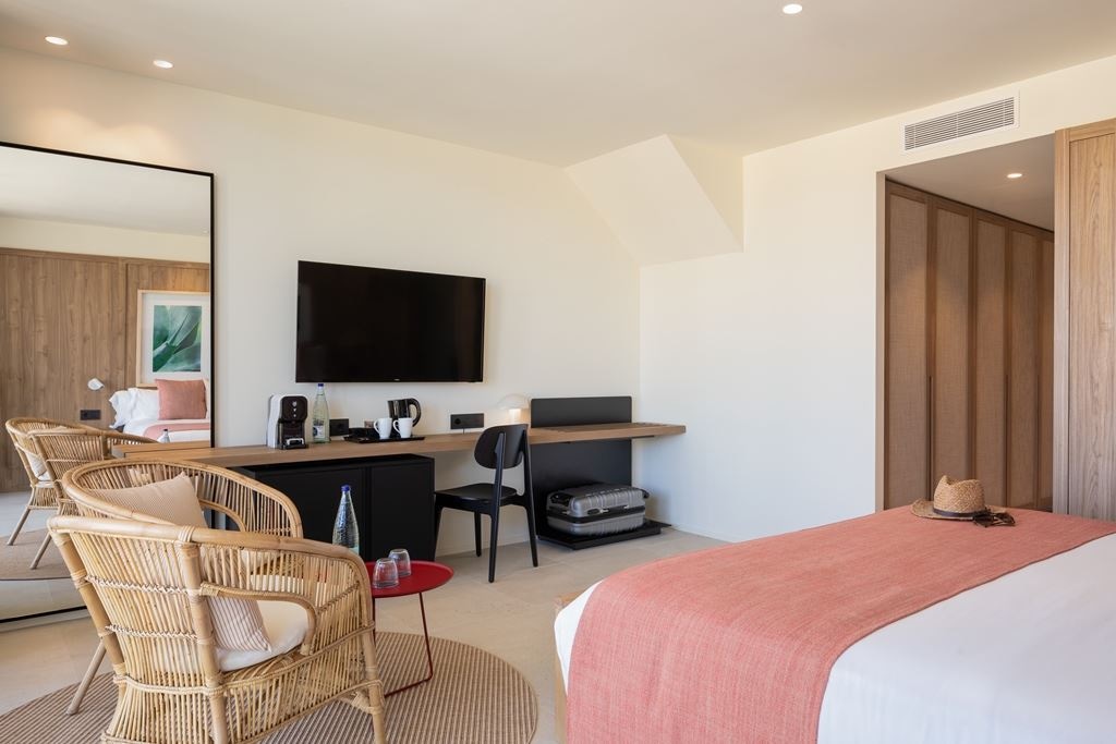 rooms-pool-penthouse-suite