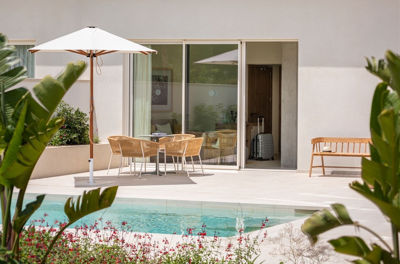 rooms-pool-penthouse-suite