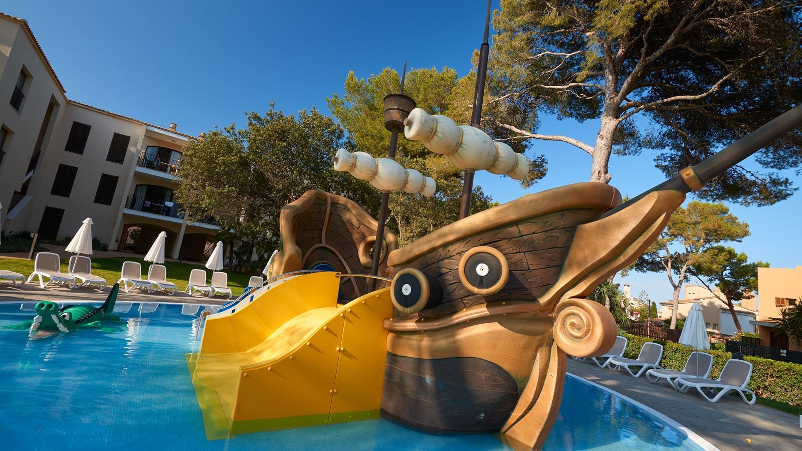 pools-outdoor-childrens-pool