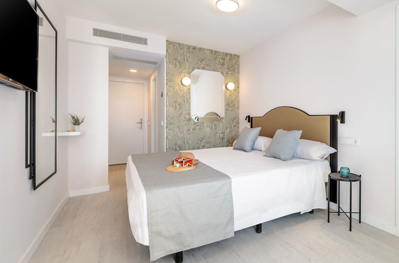 rooms-single-room-balcony-or-terrace