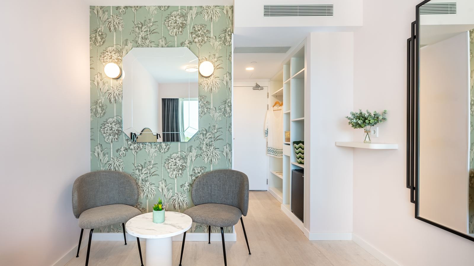 rooms-twin-room-balcony-or-terrace