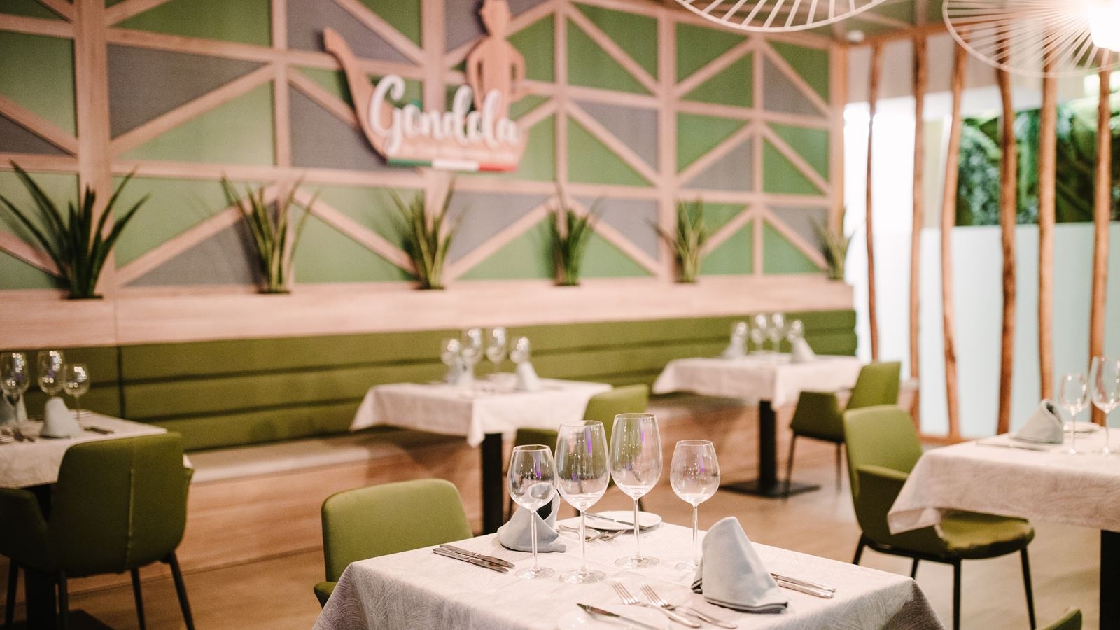 restaurants-gondola-restaurant