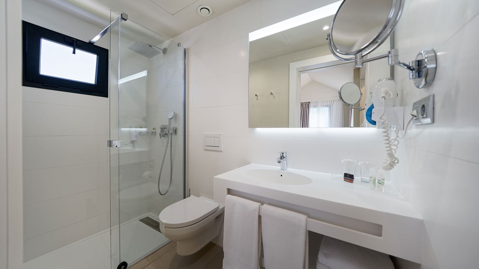 rooms-junior-suite-single-use-with-terrace