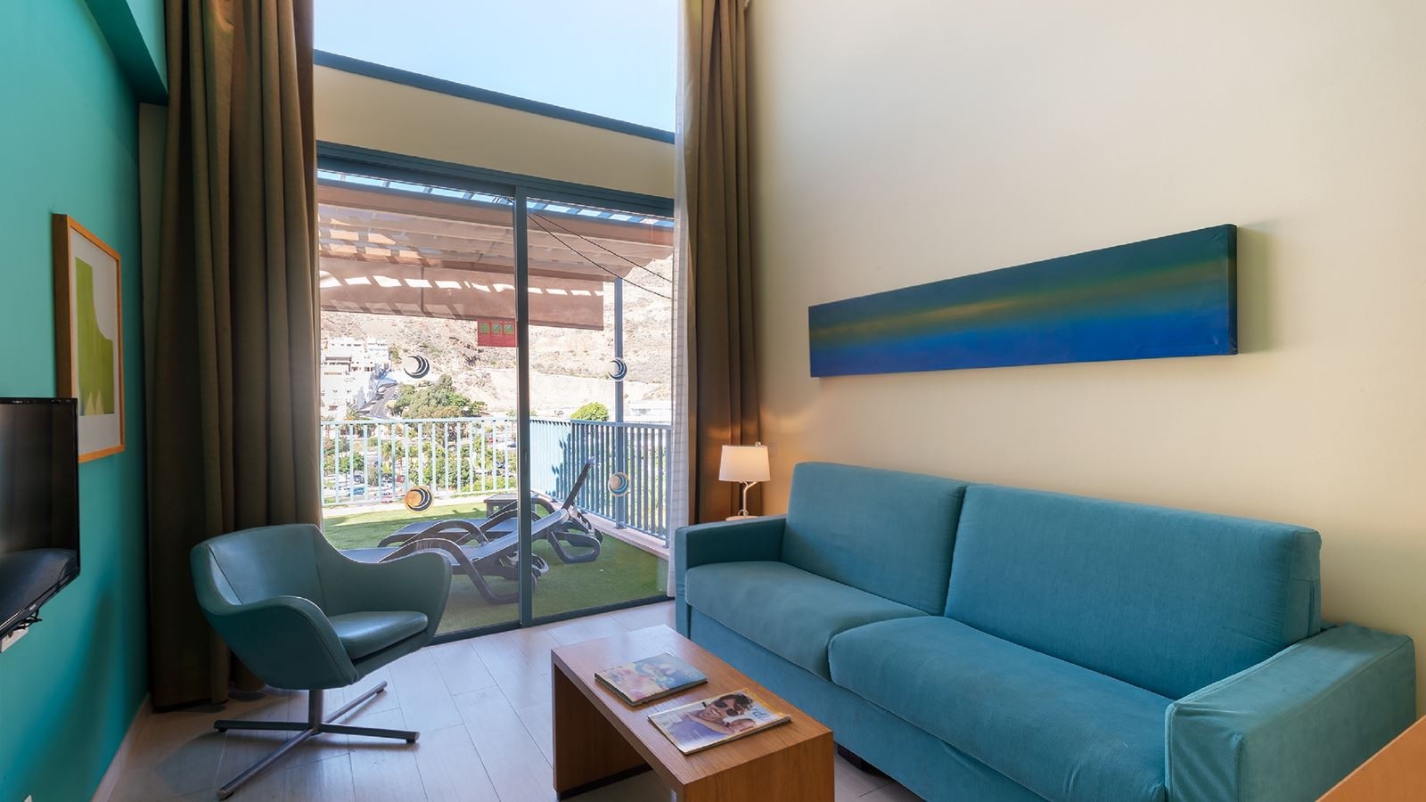 rooms-1-bedroom--apartment-superior-with-balcony-or-terrace