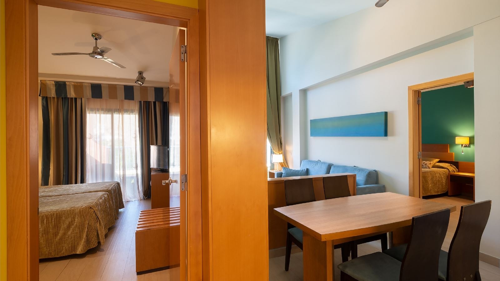 rooms-2-bedroom-apartment-superior-with-balcony