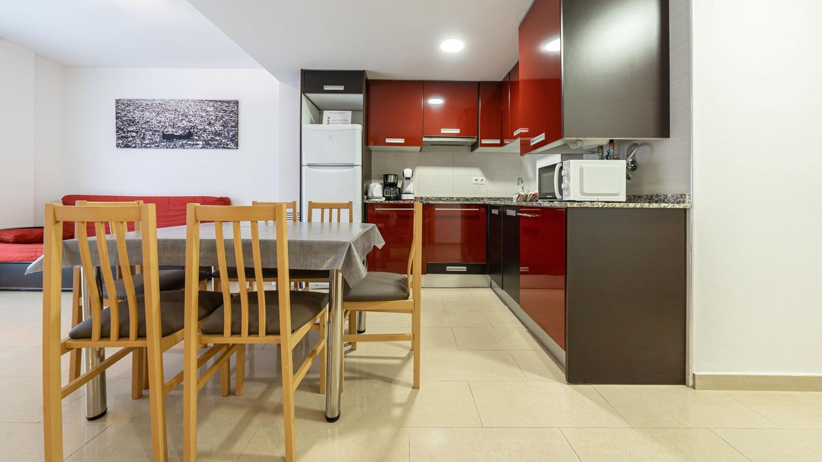 rooms-apartment-2-bedroom-with-balcony