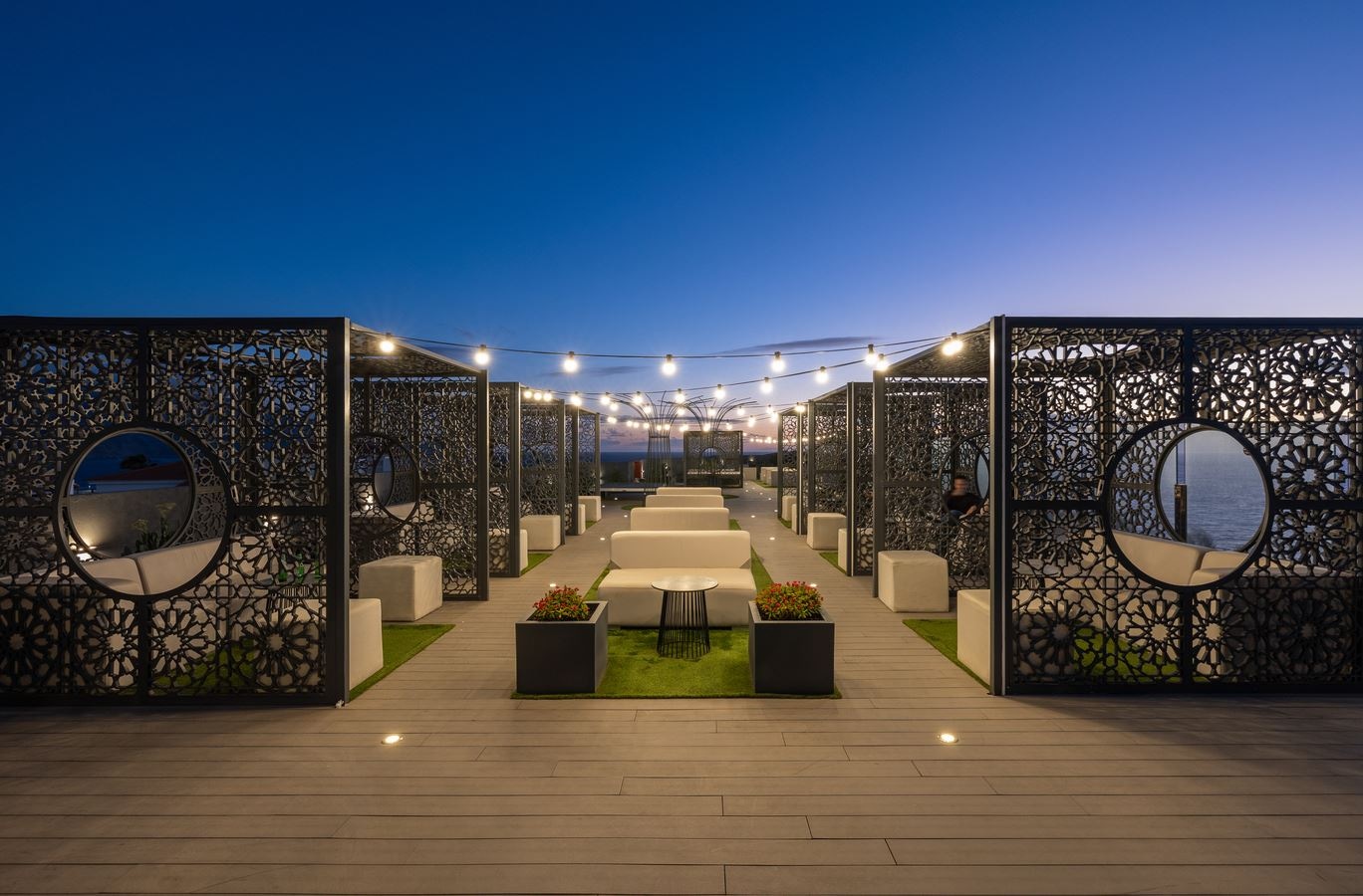 bars-rock-top-sky-bar