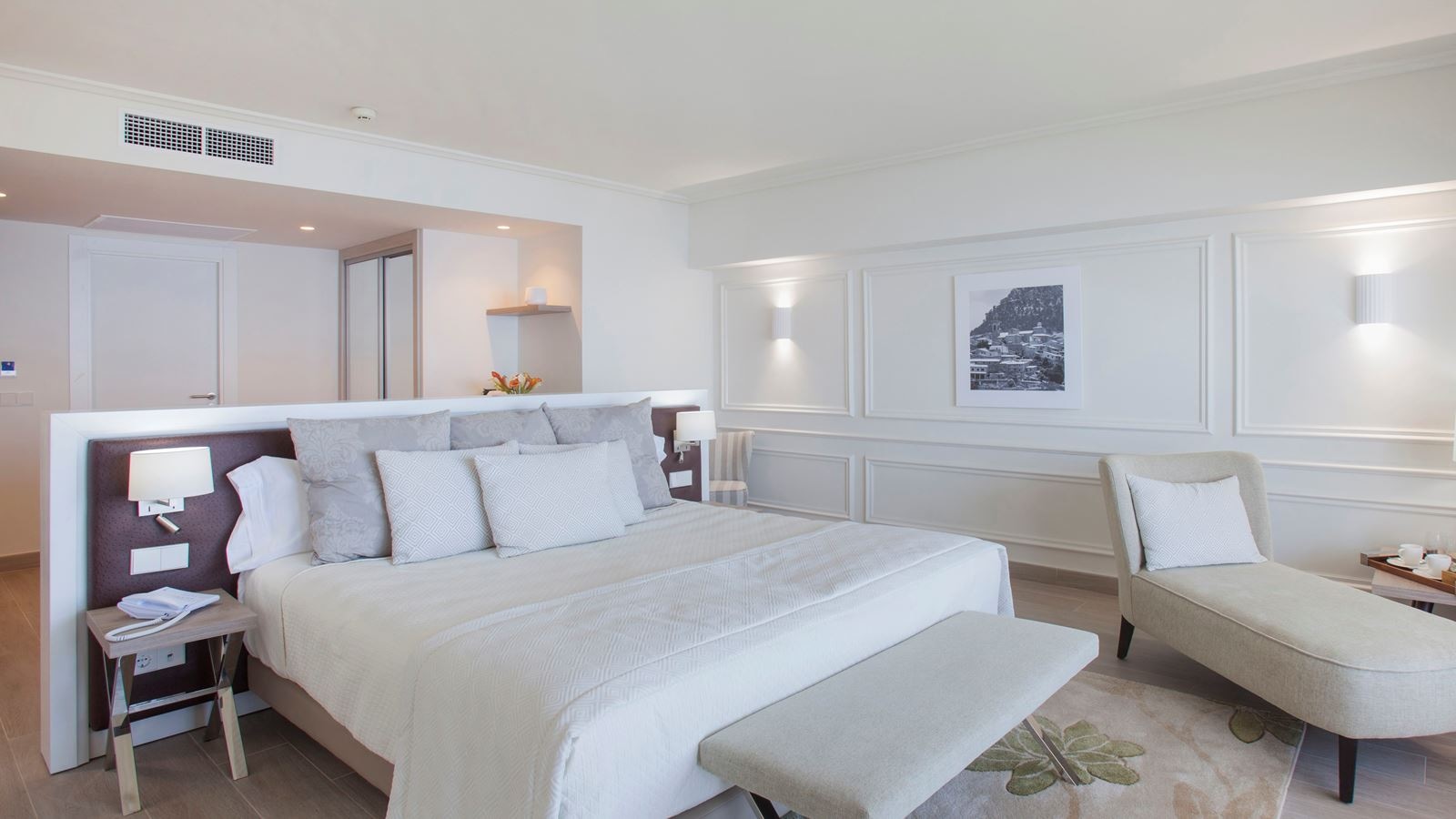 rooms-junior-suite-sea-view-balcony