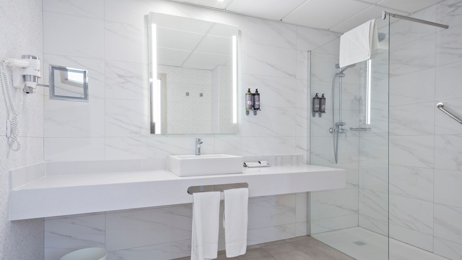 rooms-double-standard-with-balcony-or-terrace