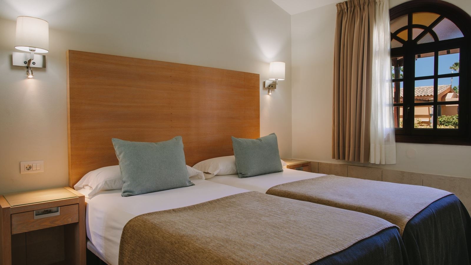 rooms-1-bedroom-bungalow-with-terrace