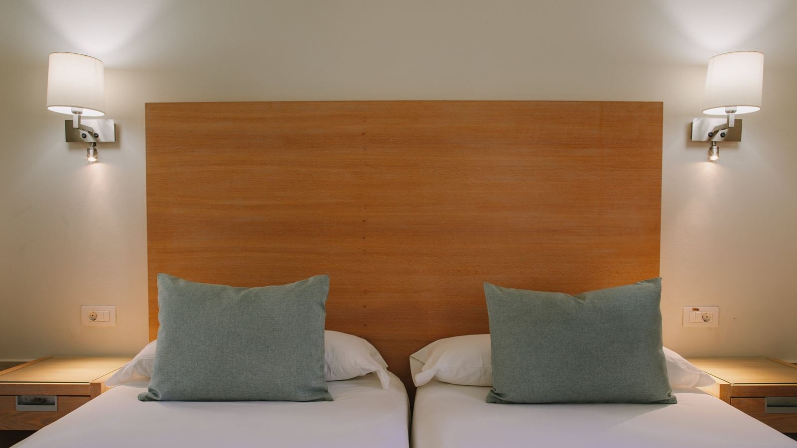 rooms-1-bedroom-bungalow-with-terrace