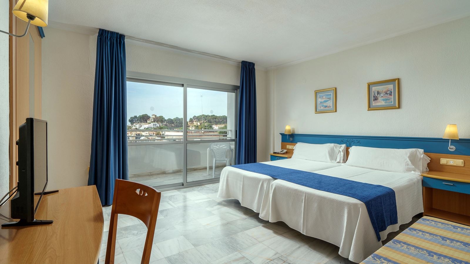 rooms-db--double-standard-balcony-or-terrace