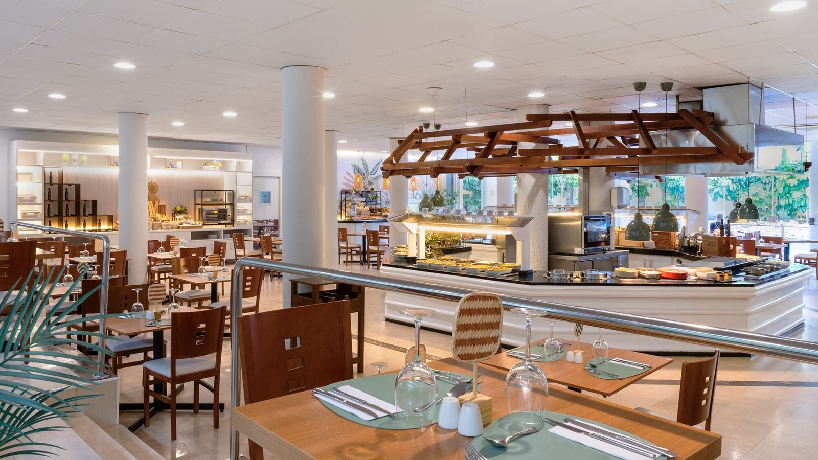 restaurants-main-building