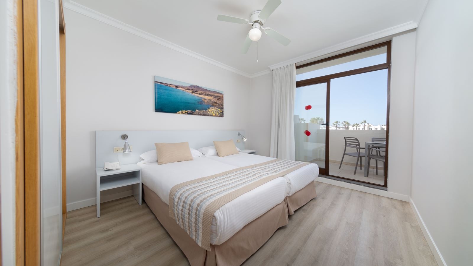 rooms-junior-suite-balcony-or-terrace