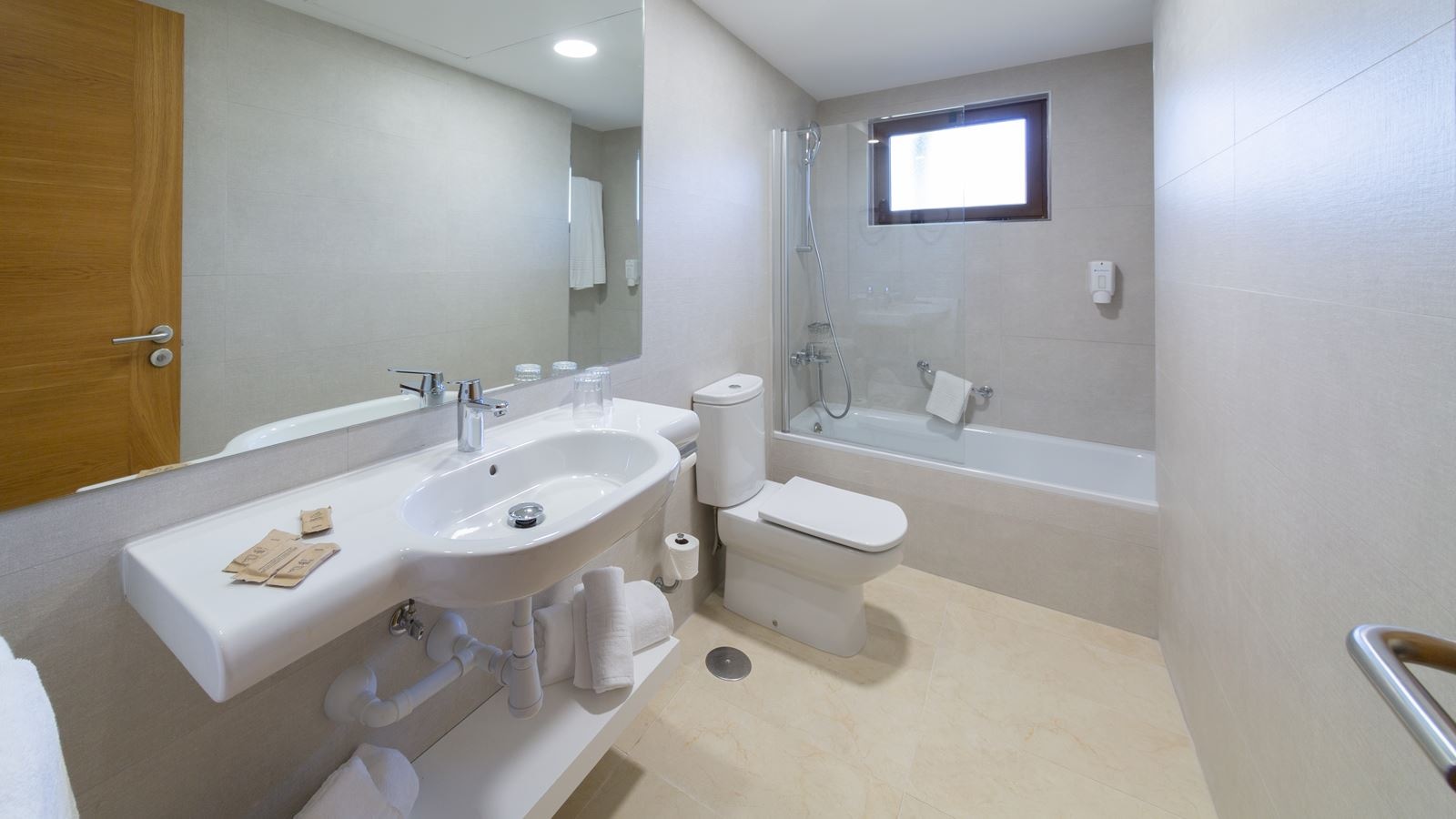 rooms-senior-suite-2-bedrooms