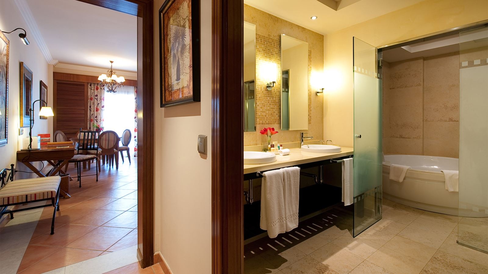 rooms-junior-suite-deluxe-sea-view-balcony-or-terrace