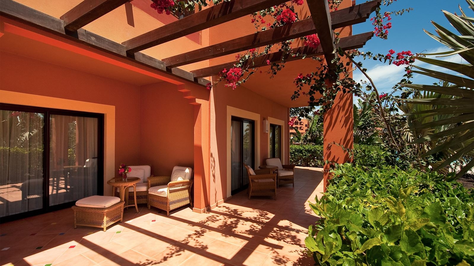 rooms-junior-suite-premium-garden-view-balcony-or-terrace