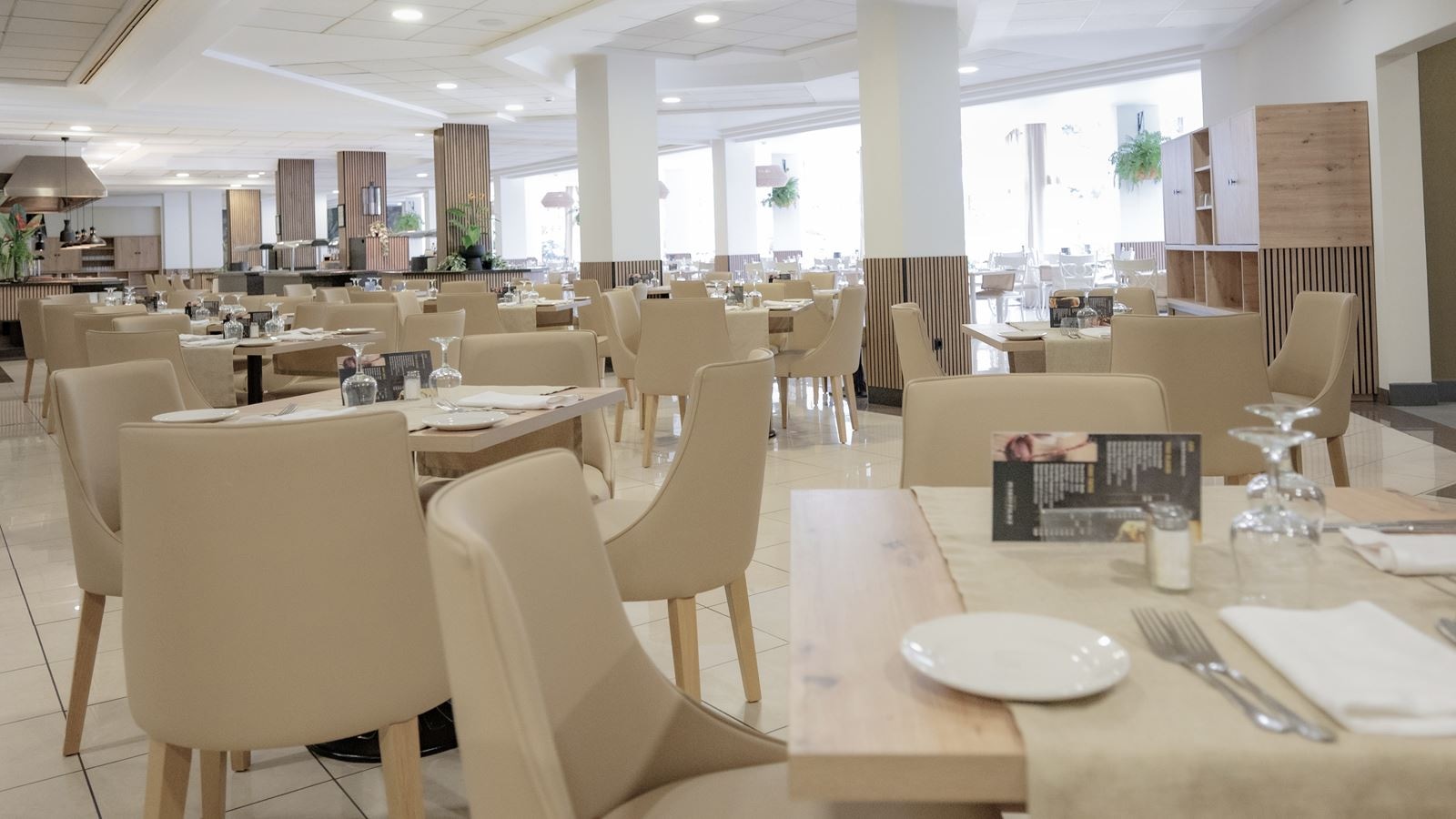 restaurants-restaurant