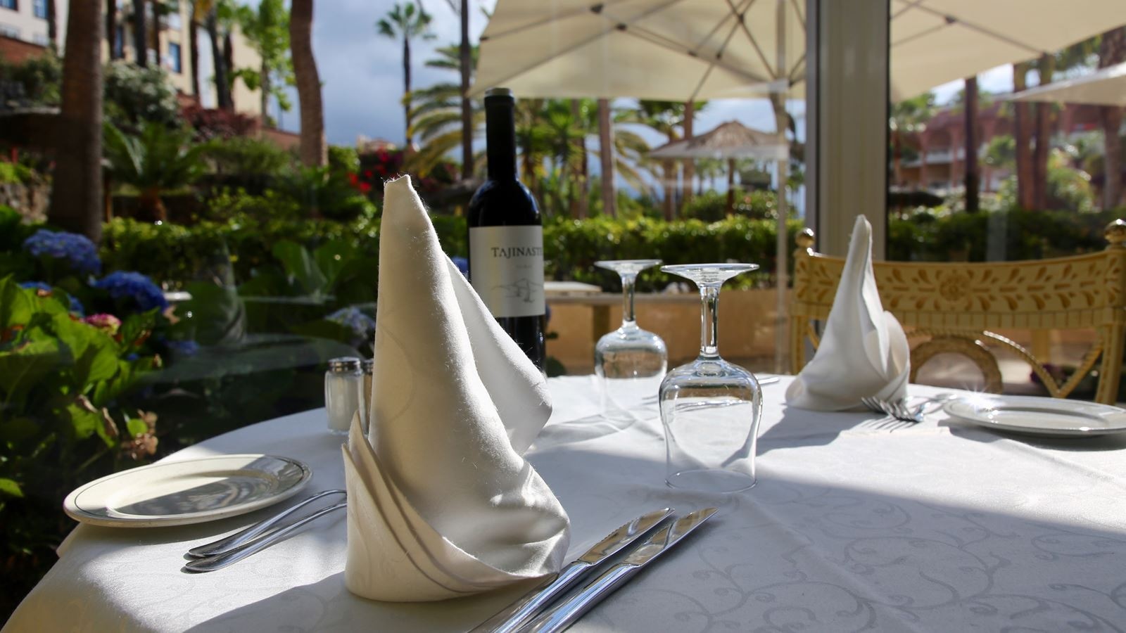 restaurants-restaurant