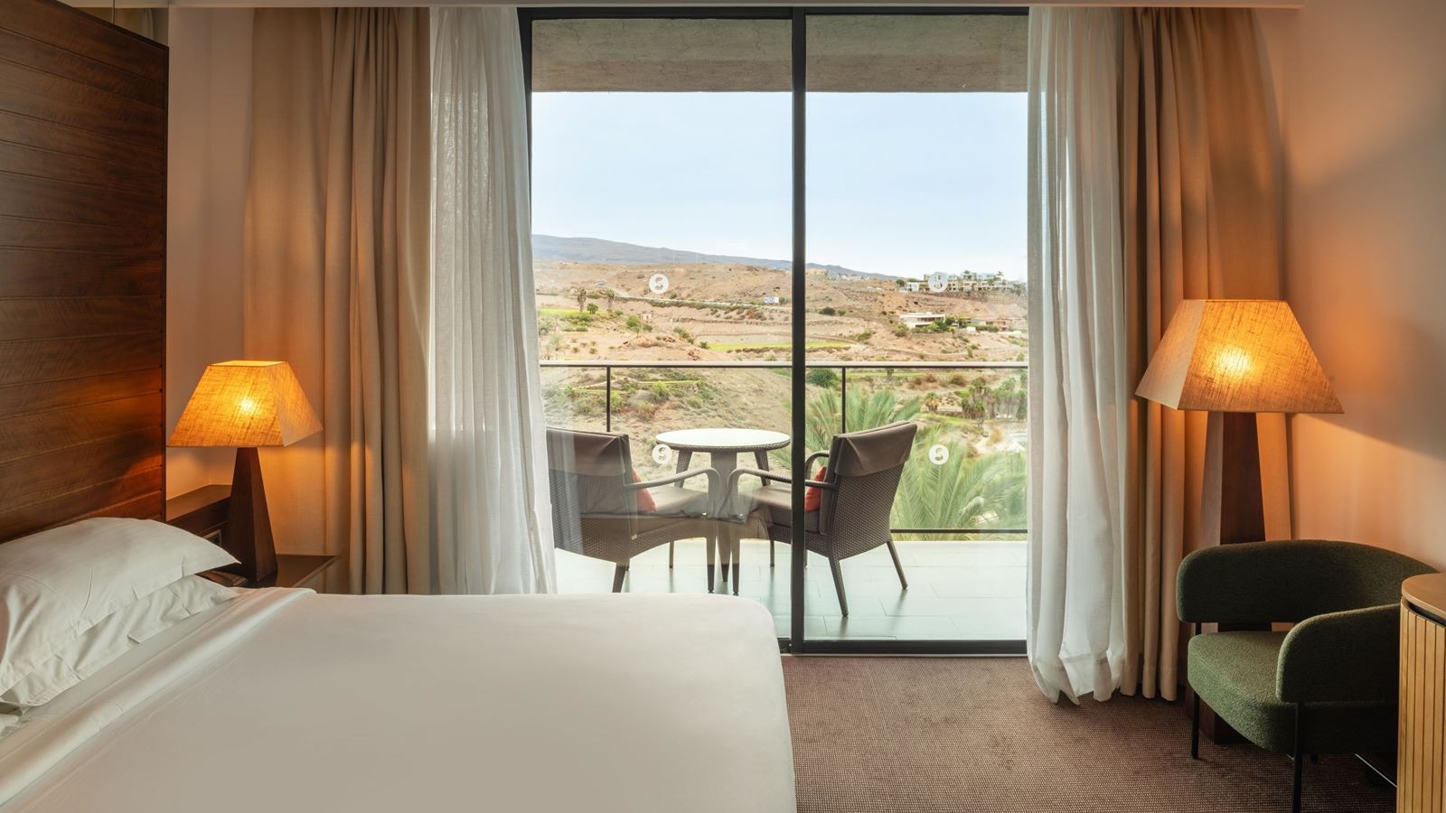 rooms-junior-suite-with-balcony-or-terrace