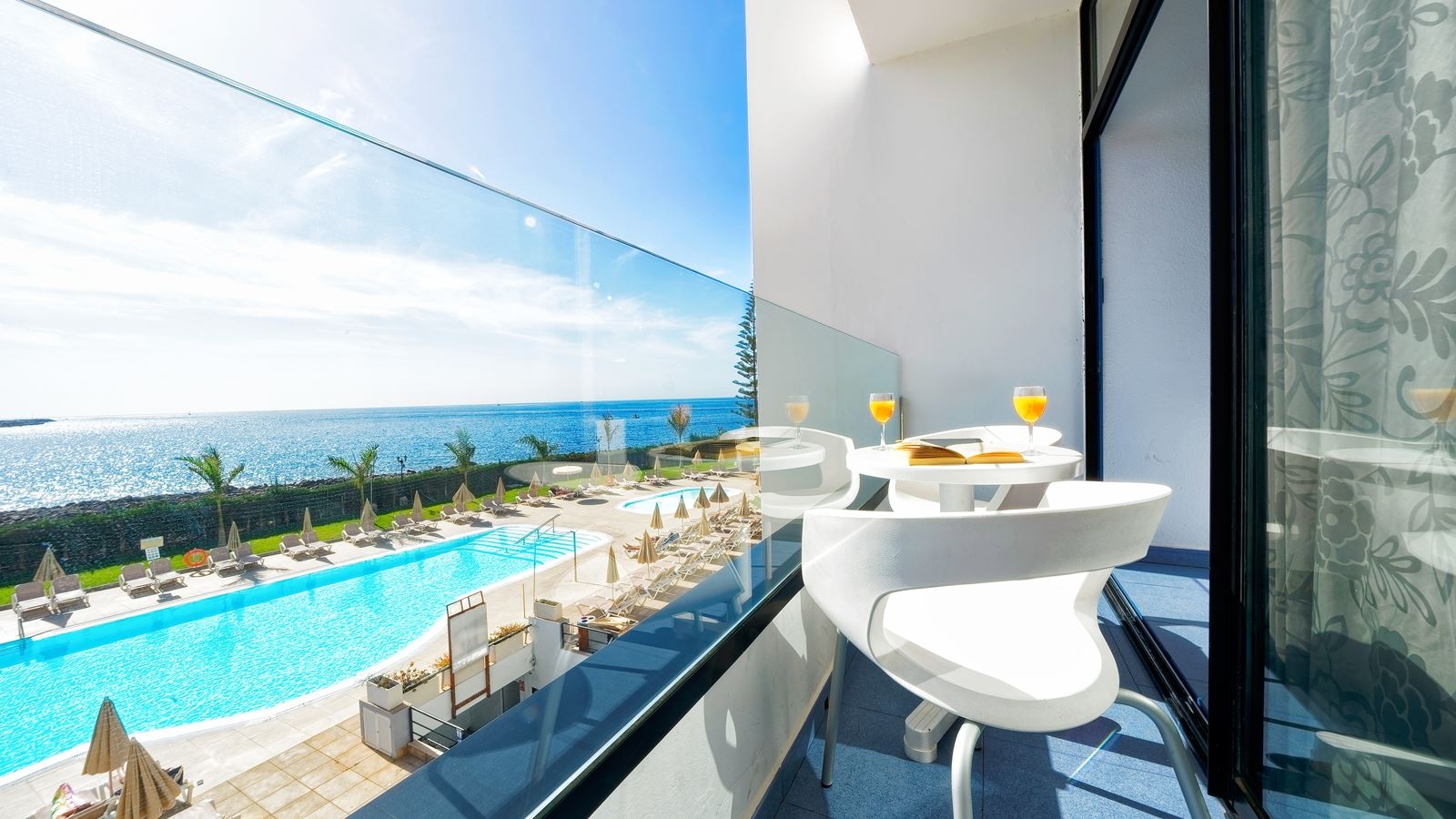 rooms-apartment-one-bedroom-balcony-or-terrace