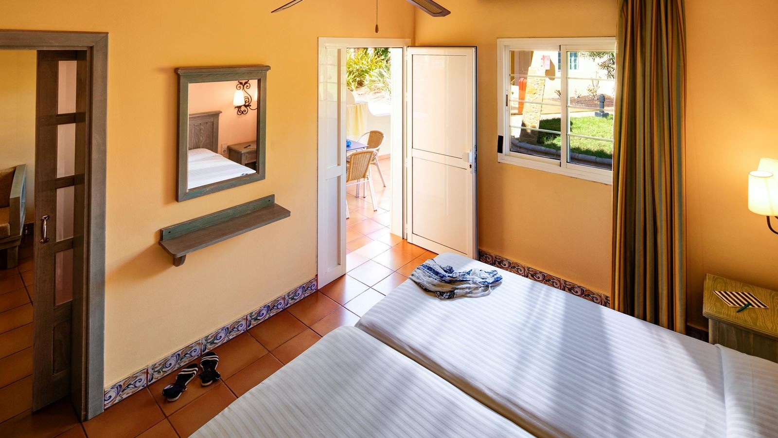 rooms-double-room-with-balcony-or-terrace