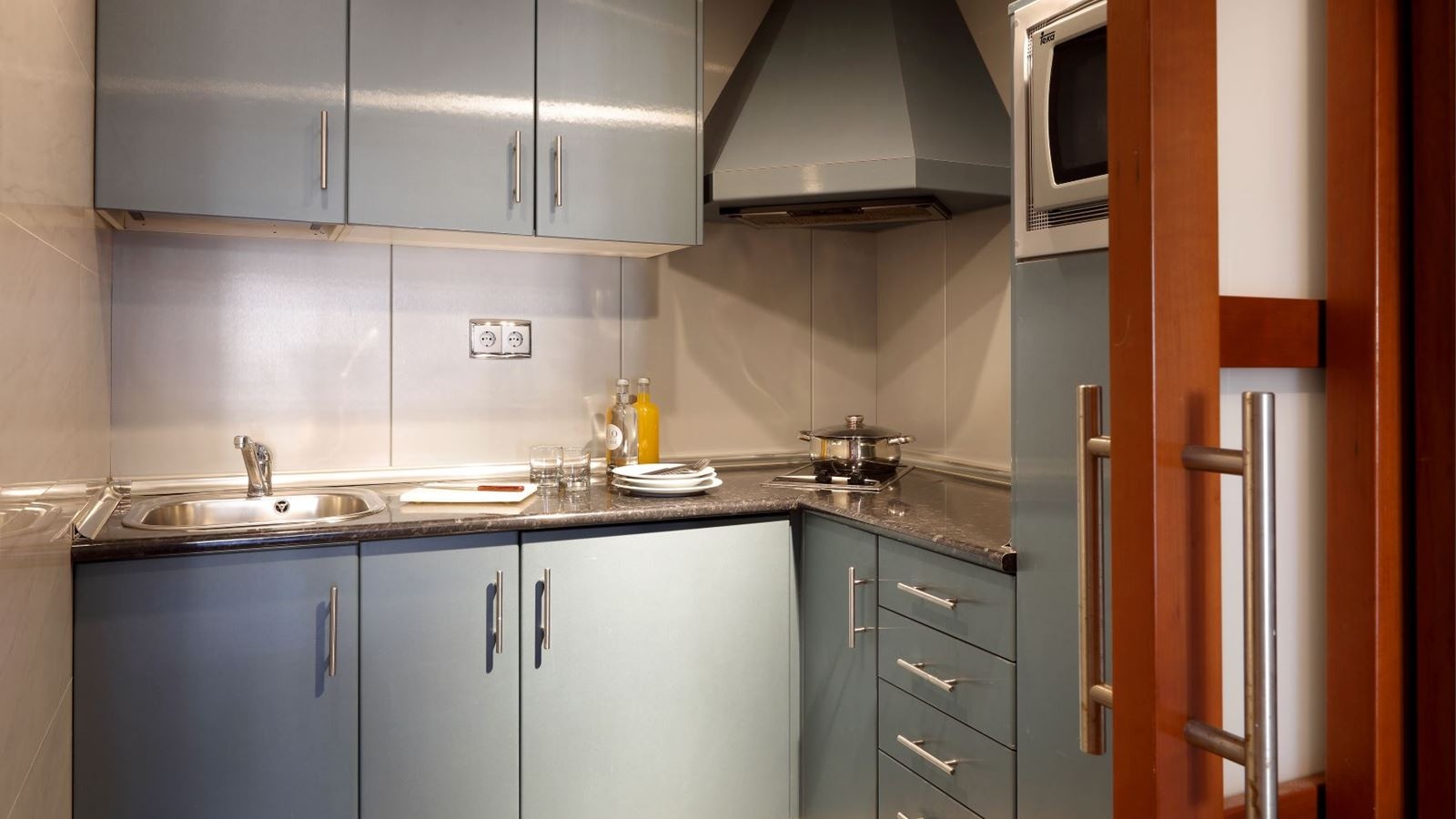 rooms-junior-suite-with-balcony