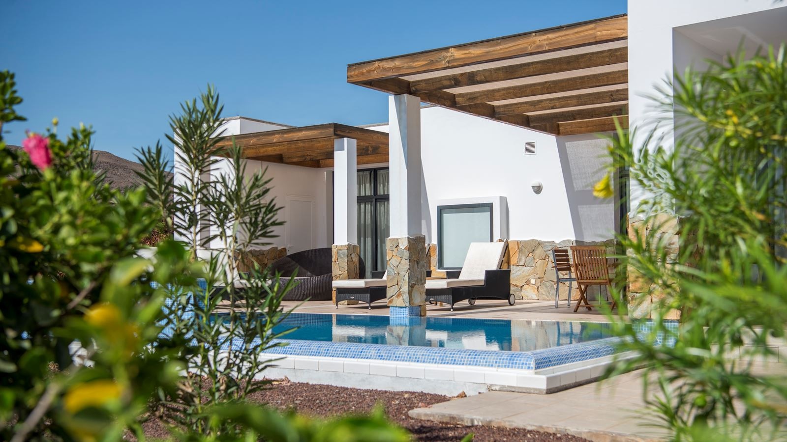 rooms-2-bedroom-villas-with-terrace