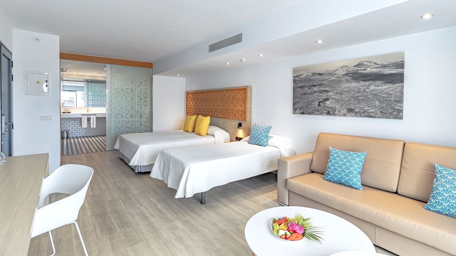 rooms-family-room-without-kitchen-balcony-or-terrace