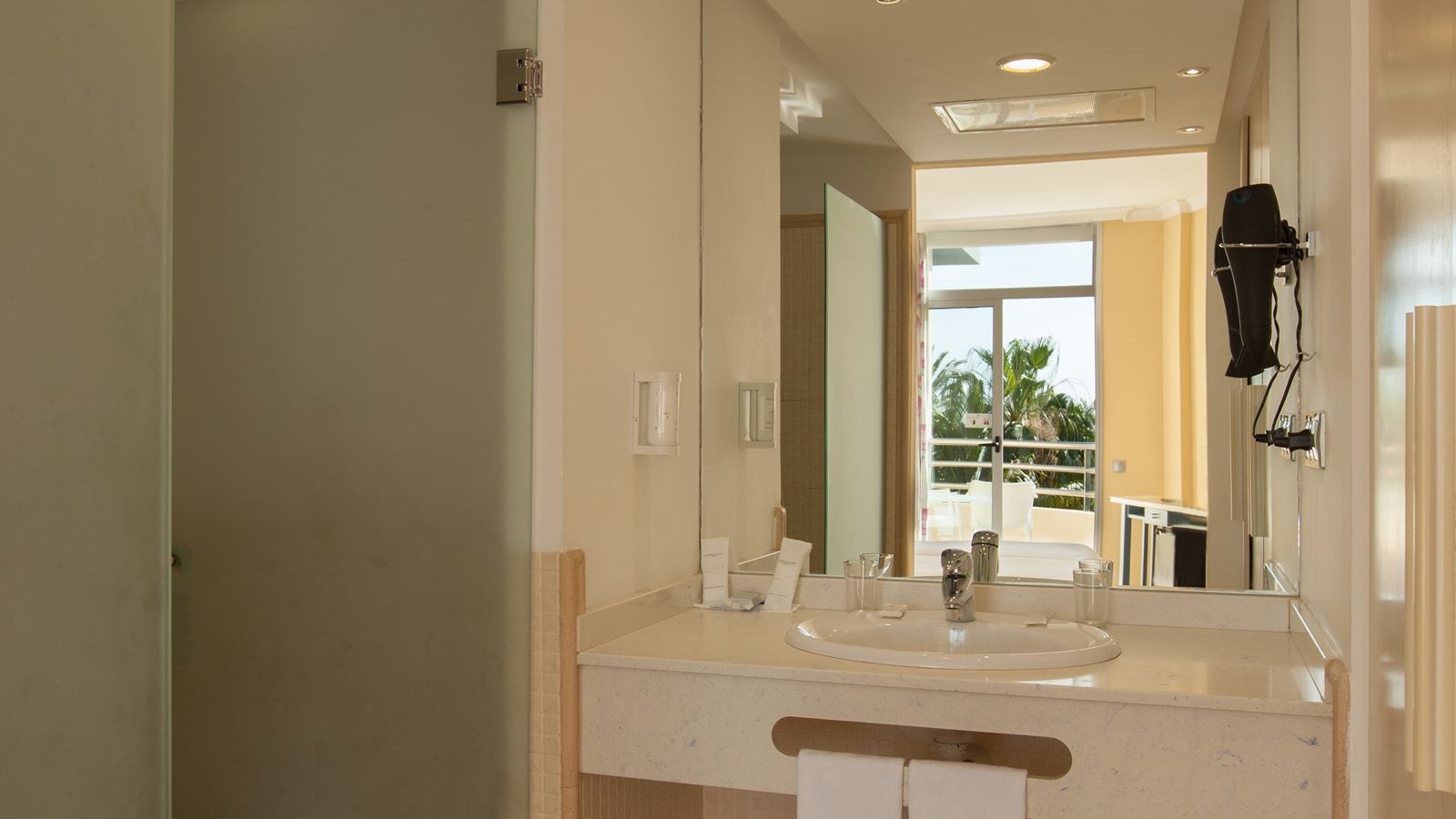 rooms-jus-junior-suite-balcony