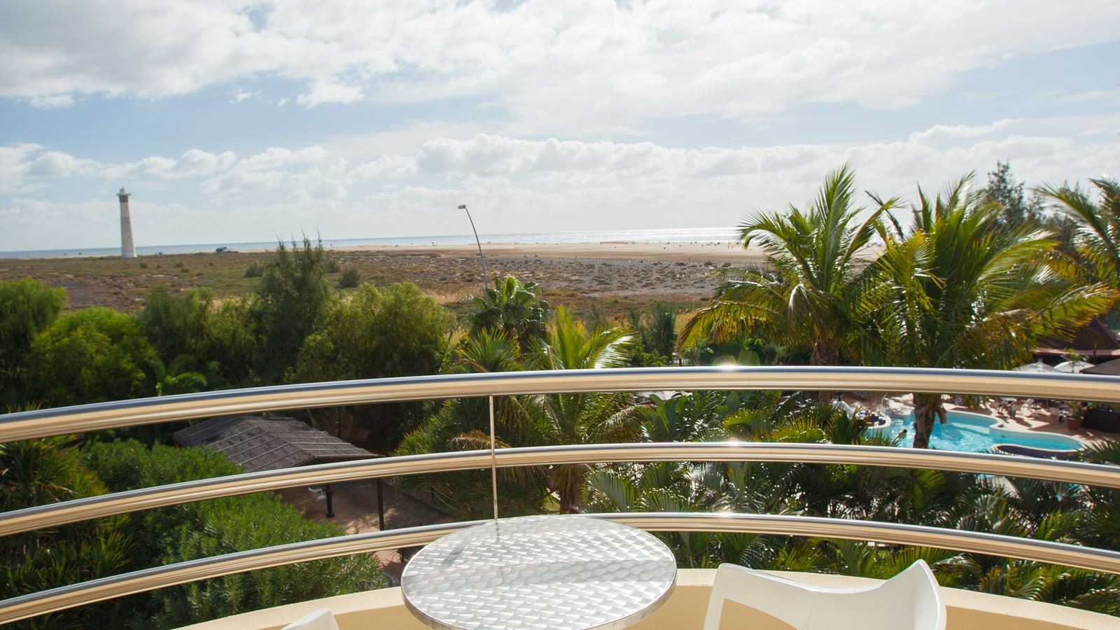 rooms-jus-junior-suite-balcony