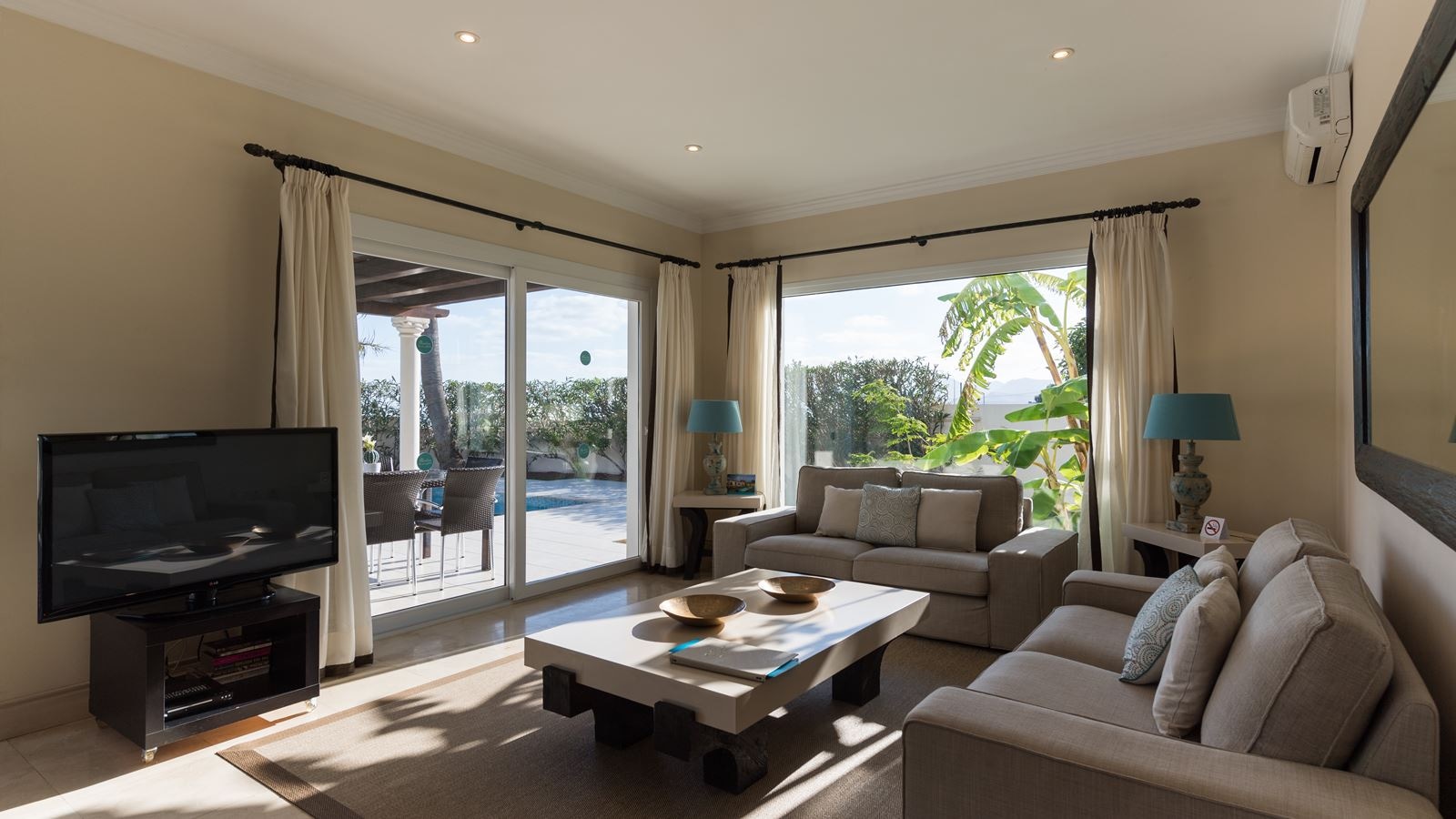 rooms-villa-classic-with-private-pool