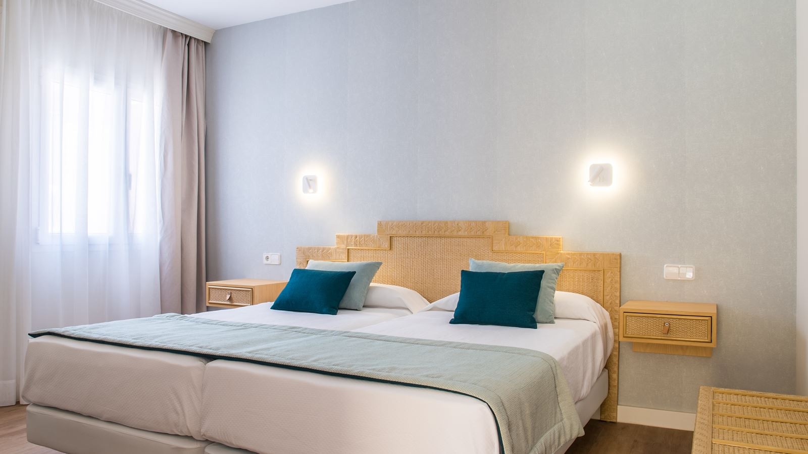 rooms-junior-suite-sea-view-js-sv