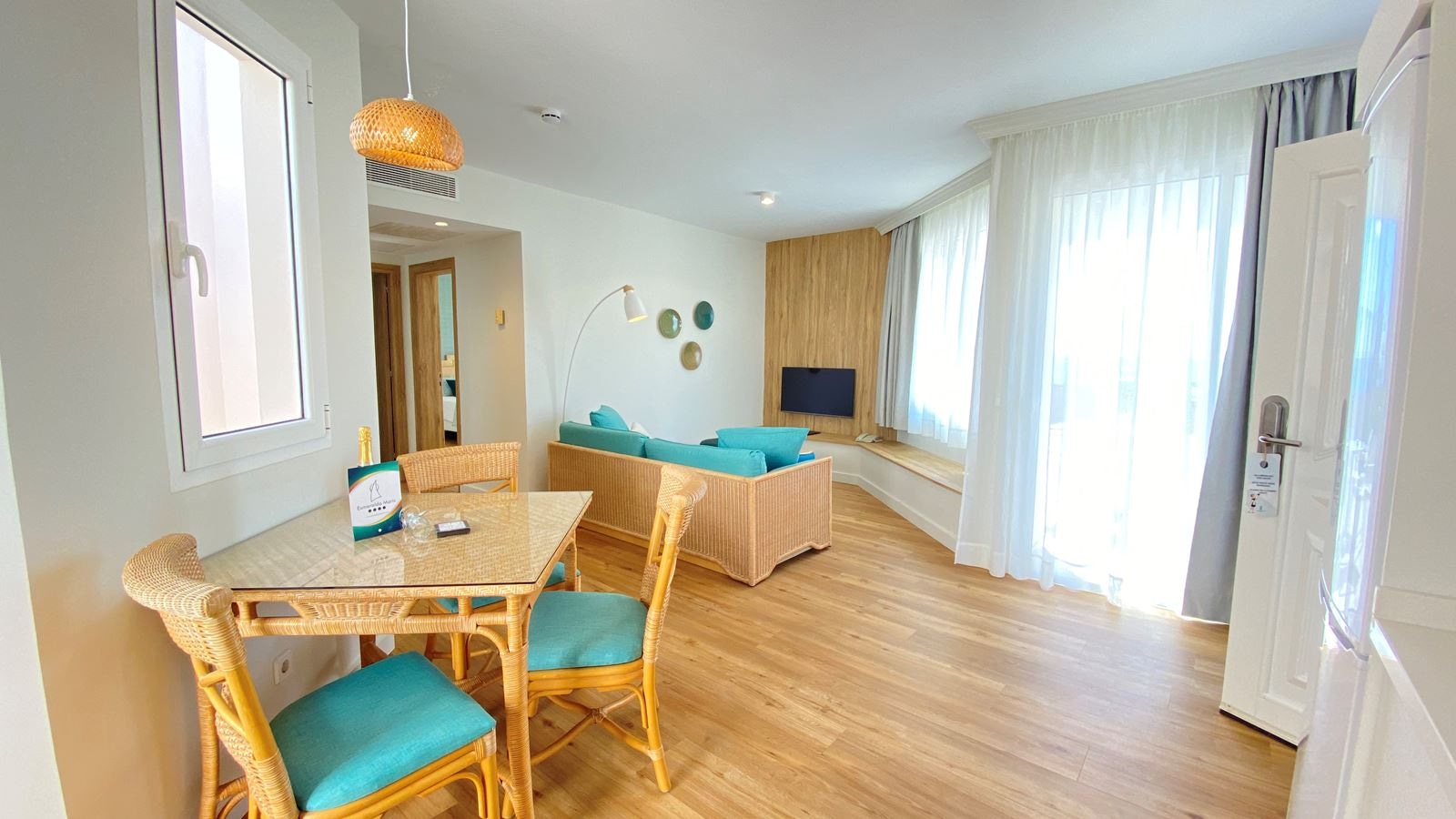 rooms-suite-2-bedrooms-seaview--sui-sv