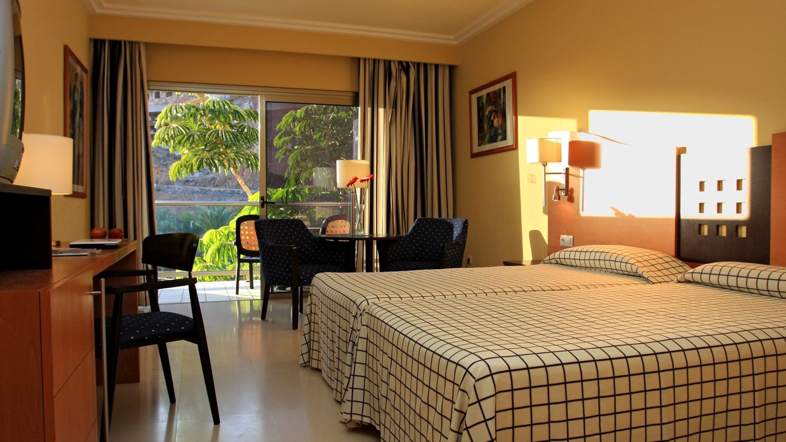 rooms-rm0000db0000-double-room-with-entrance-water-park-dbl-swp-balcony-or-terrace