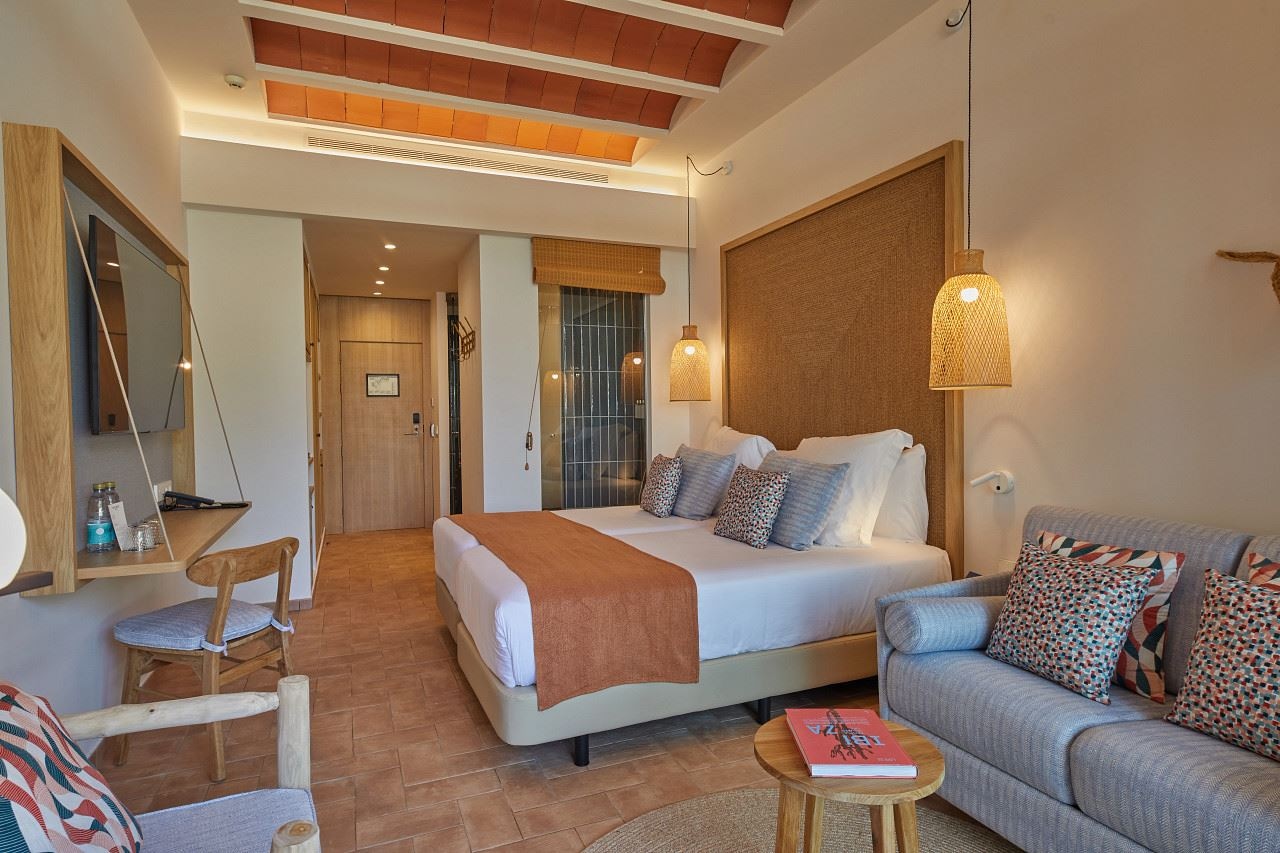 rooms-king-superior-room