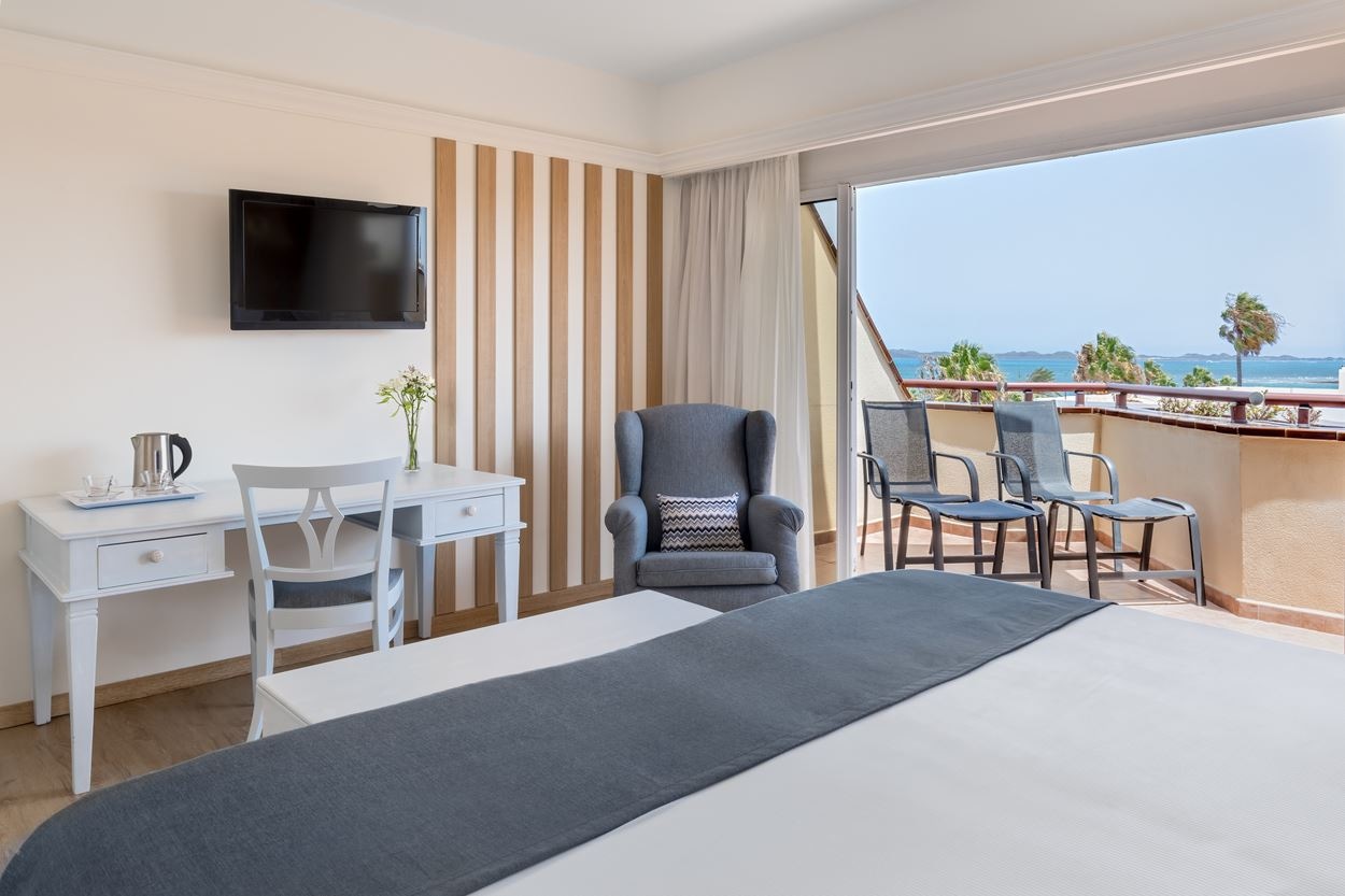 rooms-double-room-sea-side-balcony-or-terrace