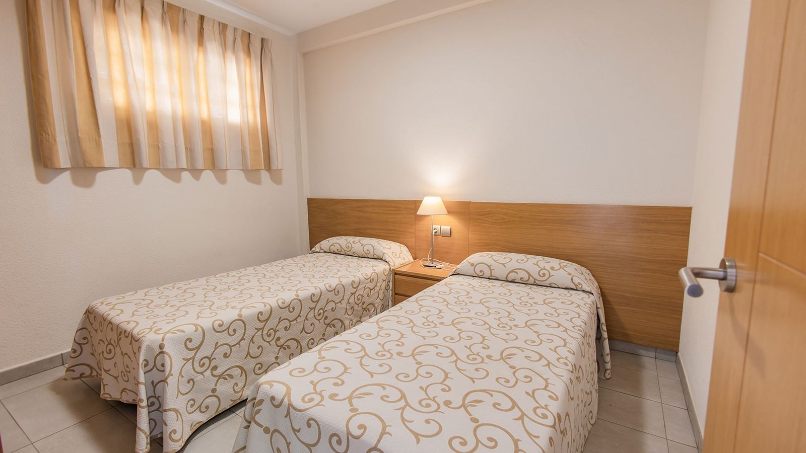 rooms-classic-1-bedroom-apartment-sea-view-with-balcony-type-a