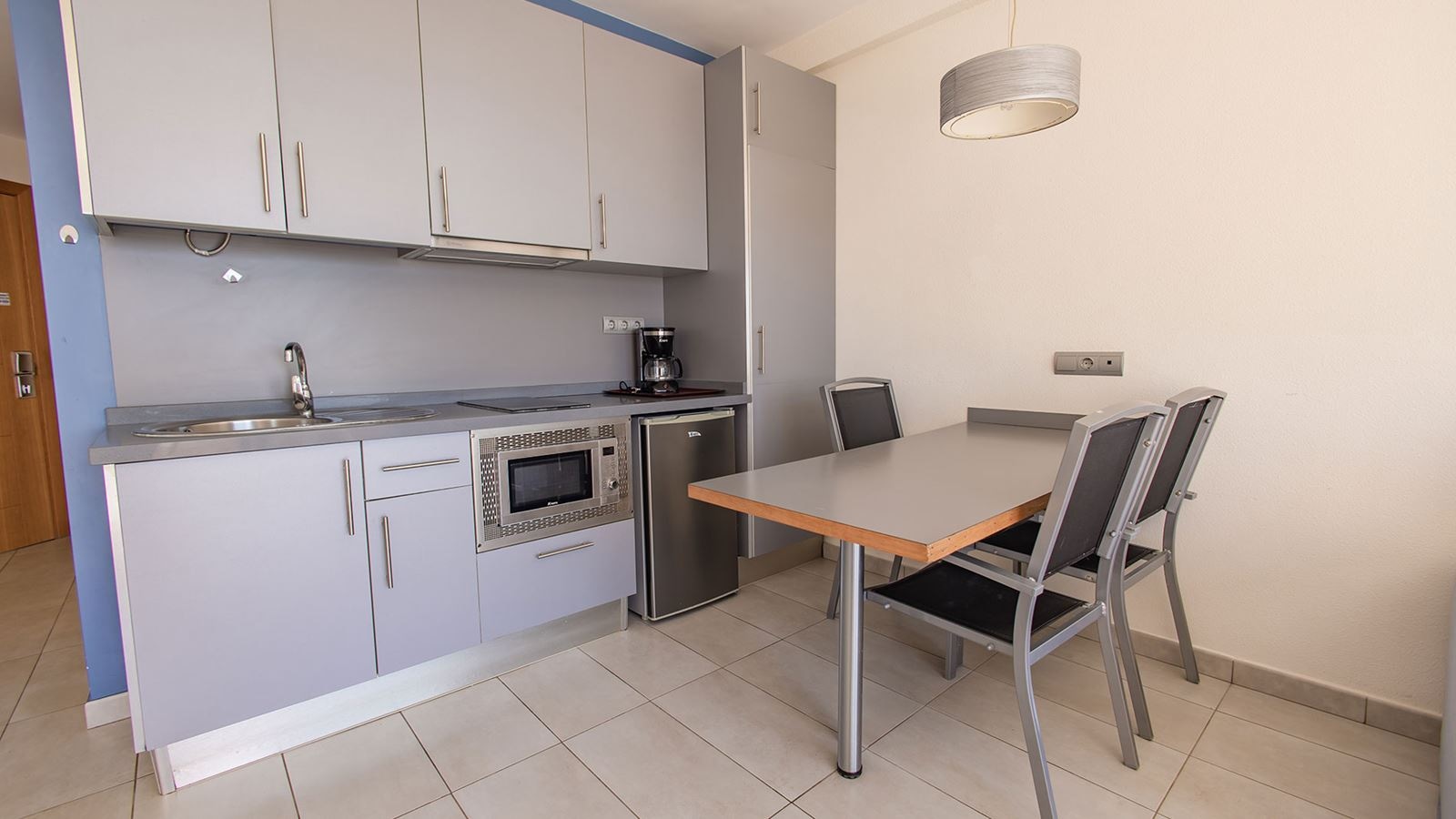 rooms-classic-1-bedroom-apartment-with-balcony-type-b