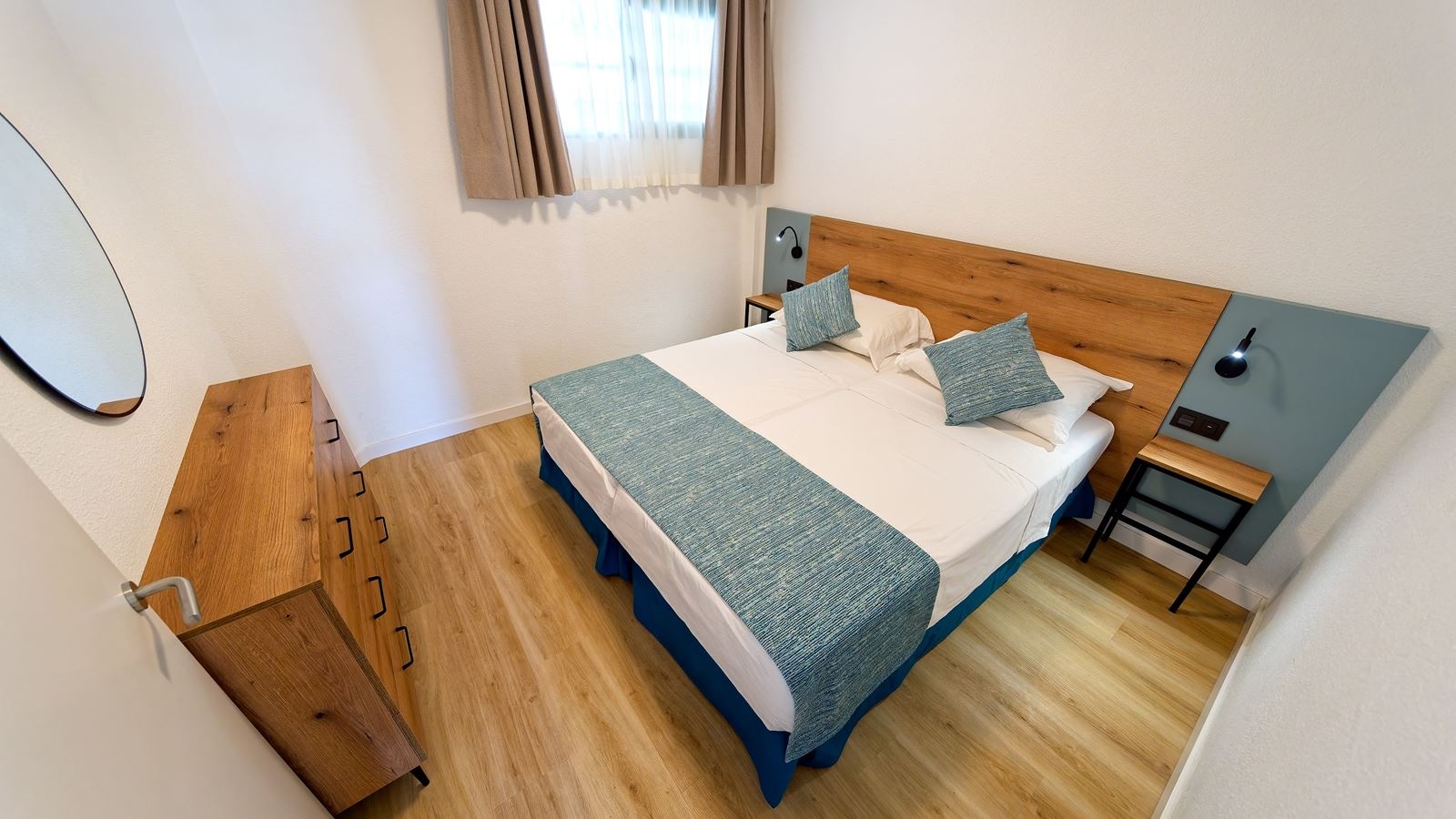 rooms-premium-one-bedroom--apartment-with-balcony-sea-view-high-floors-1-adult