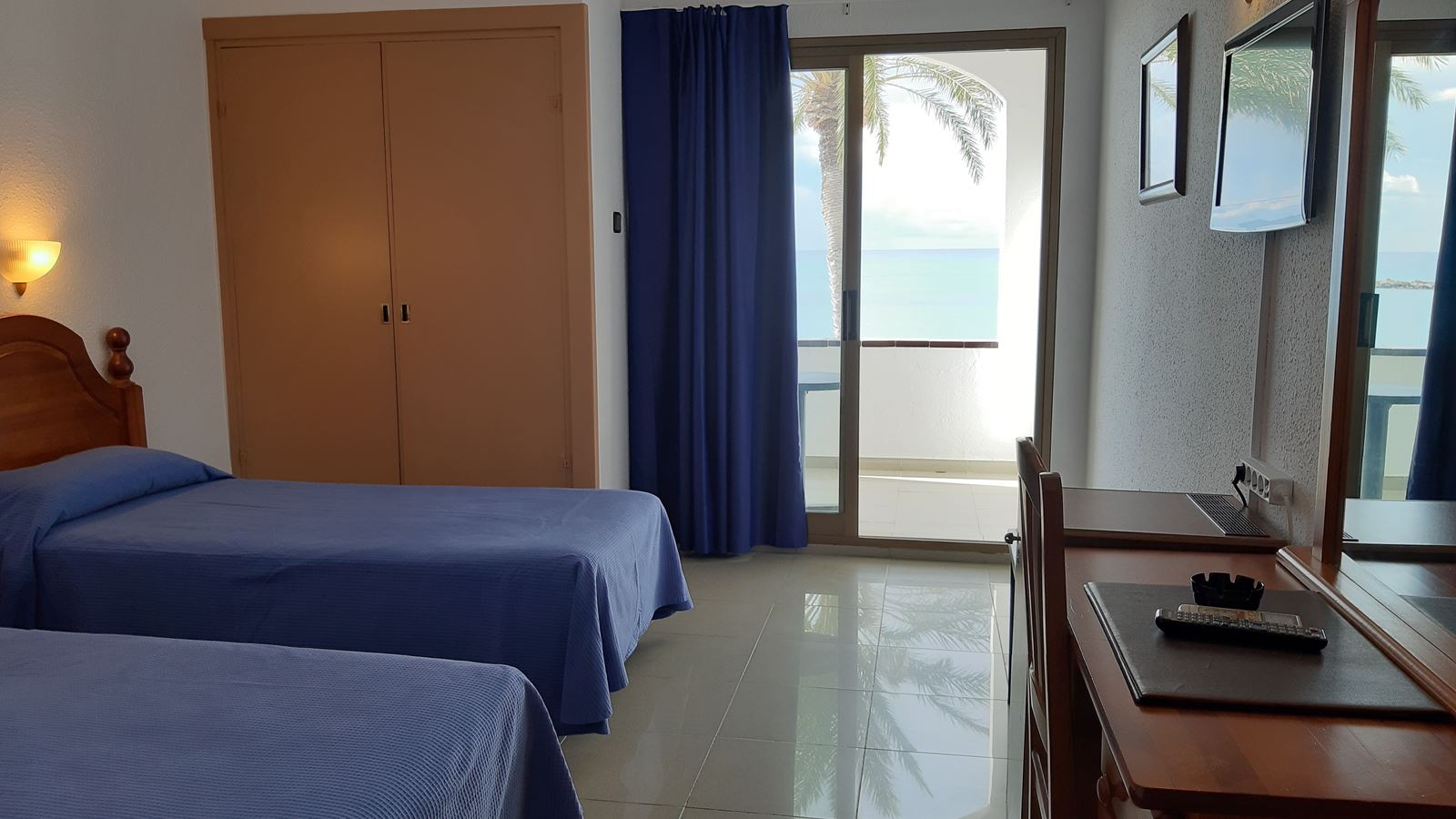 rooms-double-standard-room-sea-view