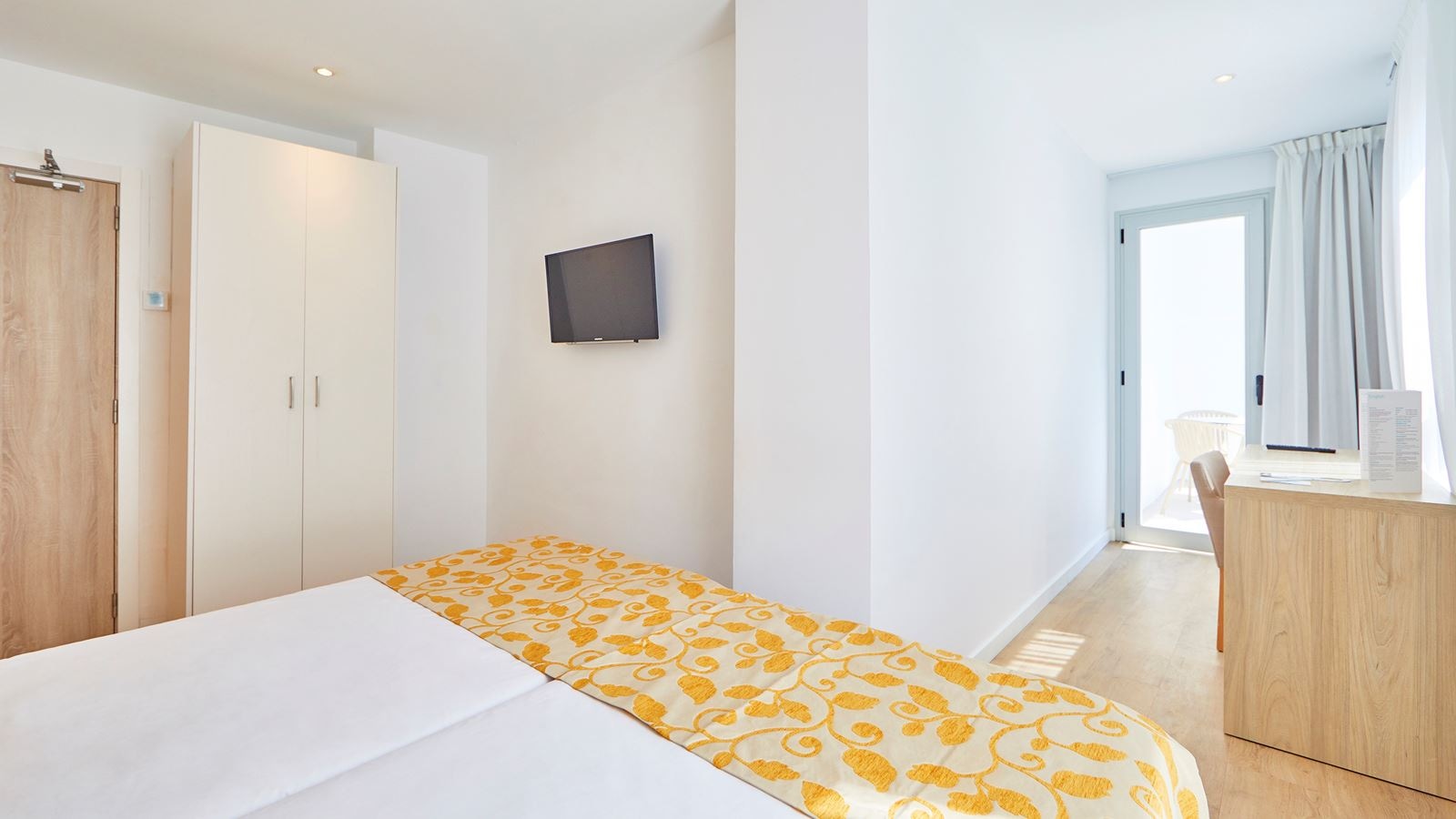 rooms-double-standard-room