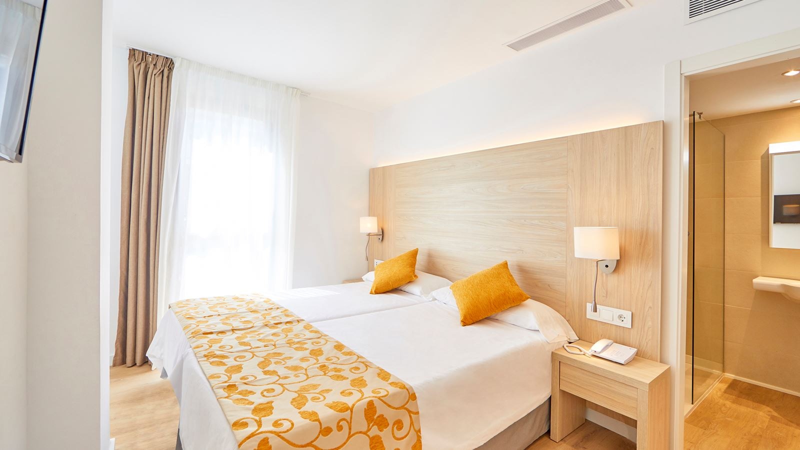 rooms-double-standard-room