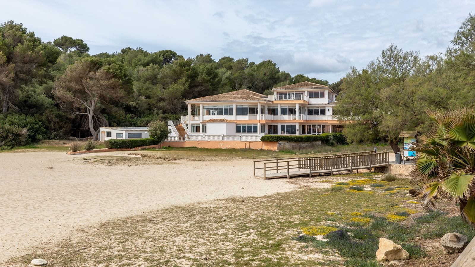 general-main-building