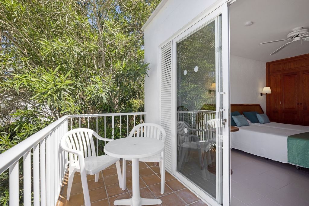rooms-double-with-air-conditioning-and-balconyterrace