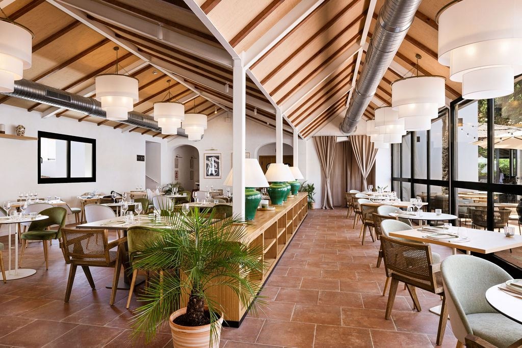 restaurants-san-roque-gardens