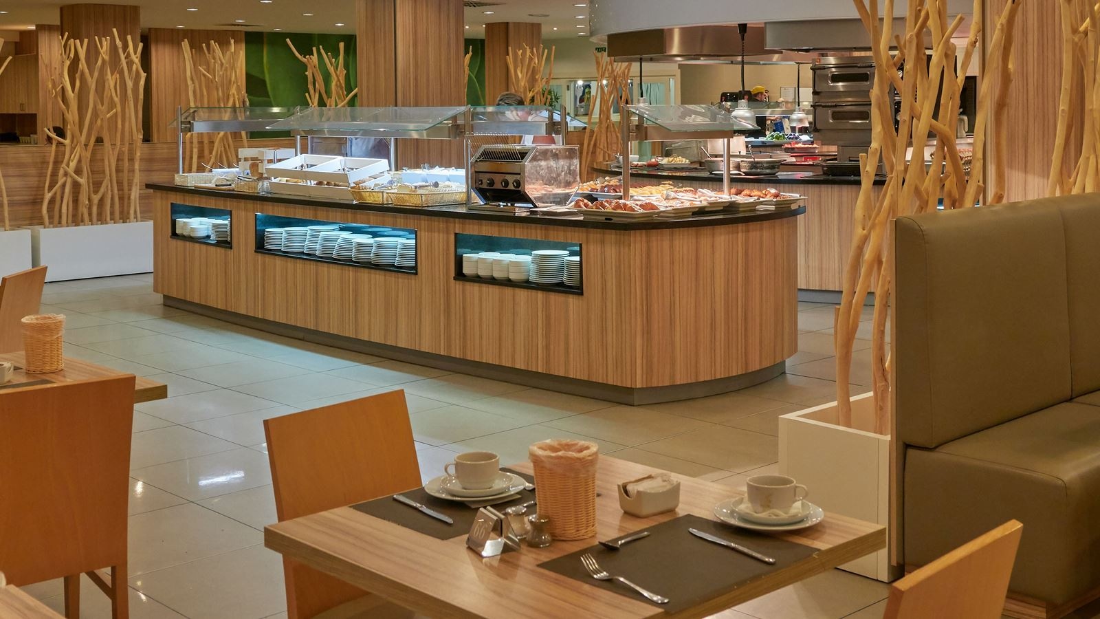 restaurants-restaurant