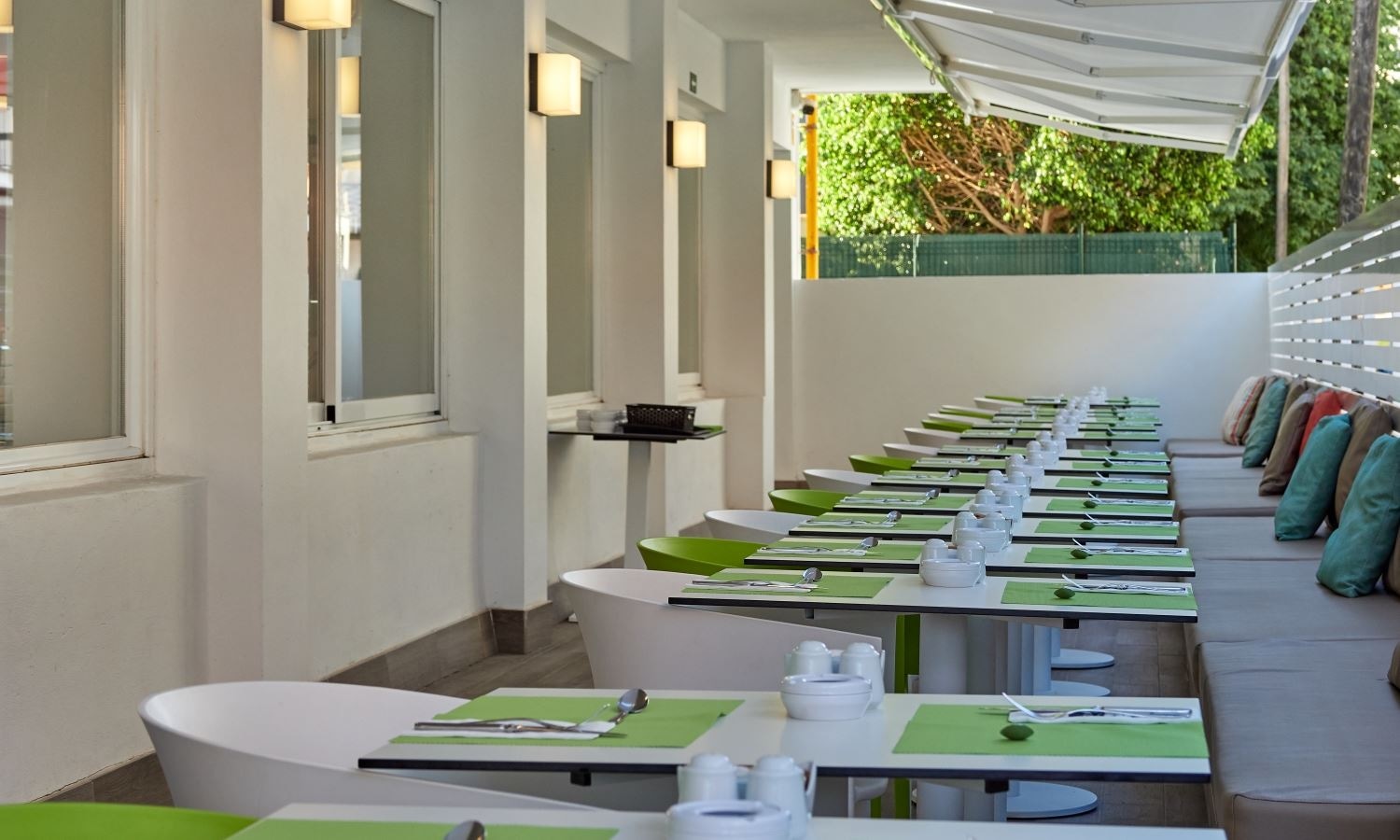 restaurants-restaurant