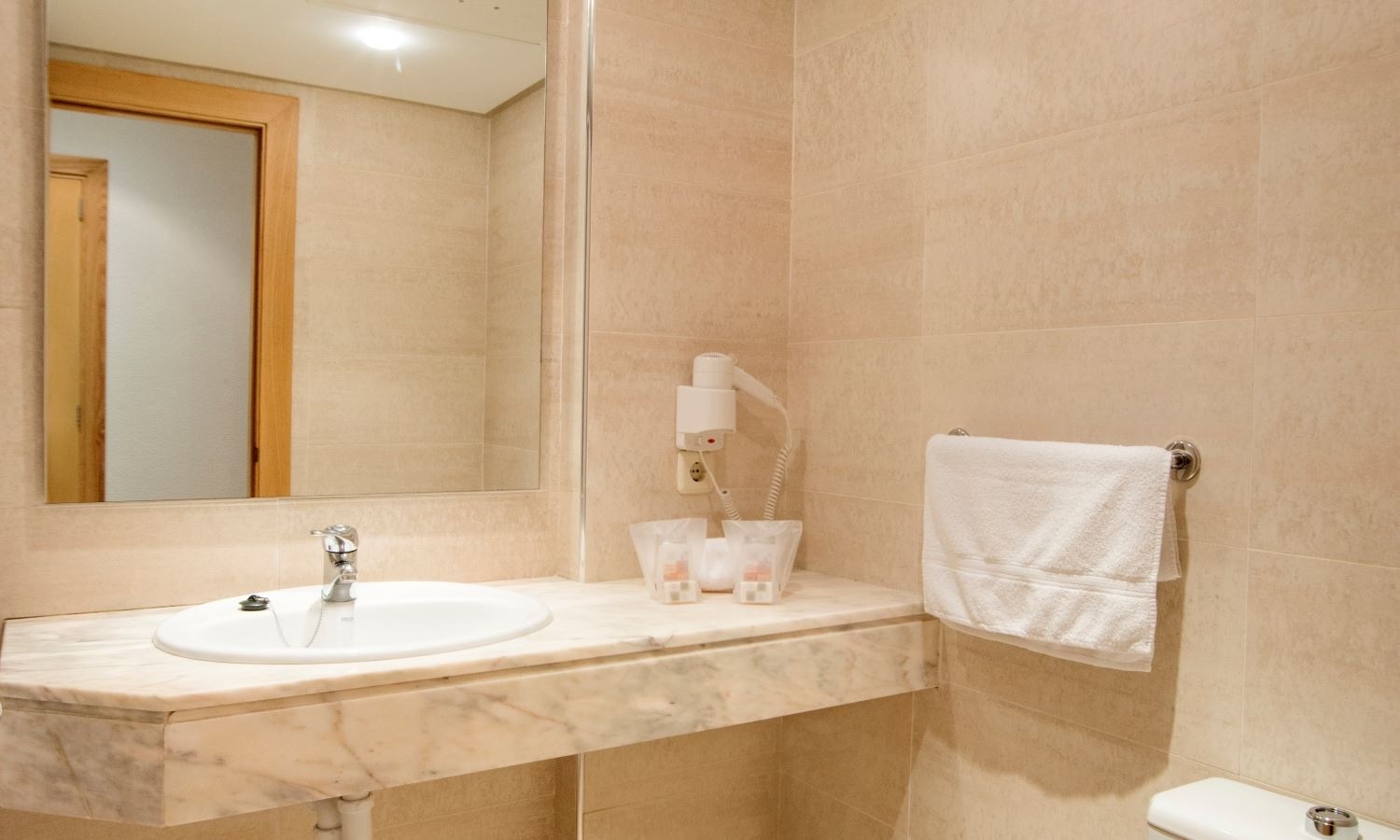 rooms-db--double-room-with-balcony-or-terrace