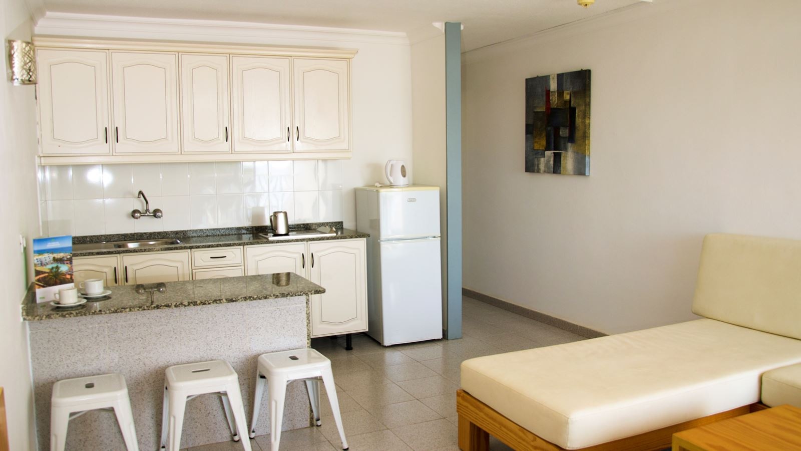 rooms-1-bedroom-apartment--sea-view-balcony